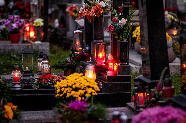 Dušičky, Halloween a Den mrtvých. Tři svátky, které spojuje smrt