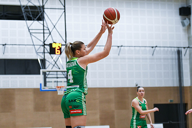 Na přípravu v Maďarsku sedm debutantek. Ptáčková chce otestovat nová jména