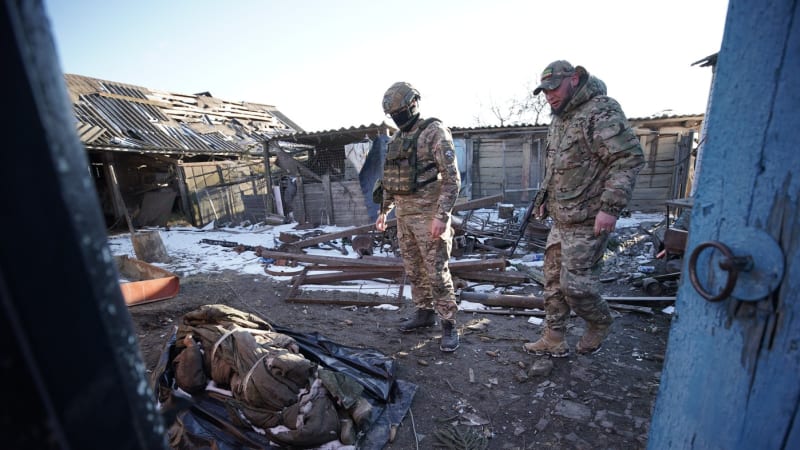 Zóna smrti v Pokrovsku se rozšiřuje. Jsou to děsivé výjevy, popisuje voják kruté boje ve městě