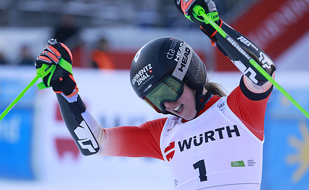 Rastová si dojela pro první triumf v obřím slalomu, Jelínková nepostoupila