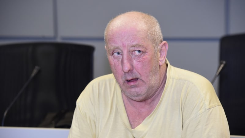 Byl pořád zhulený, tak jsem ho zabil. Senior v Adolfovicích smrtelně zranil syna své známé