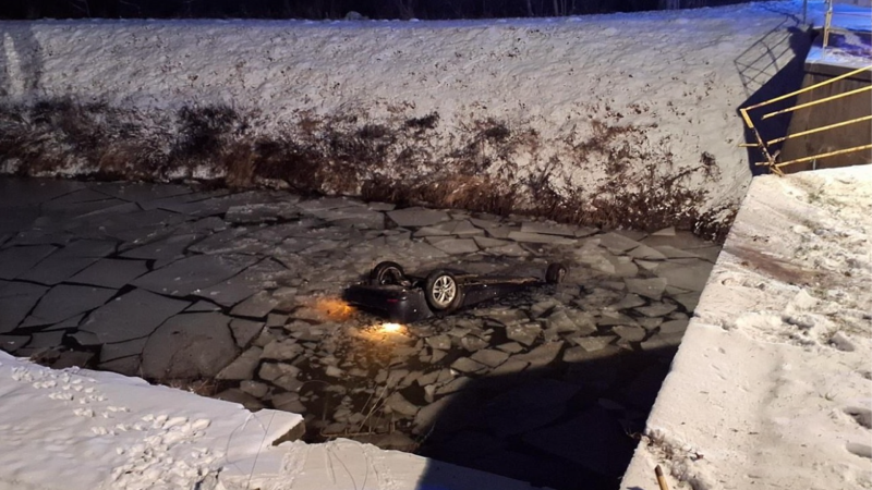 Dvě tragické nehody: Slovenští řidiči zemřeli v ledové vodě, pomoc přišla pozdě