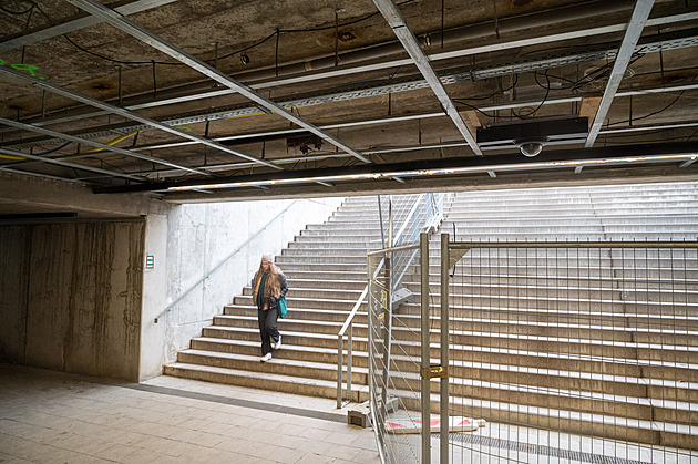 Oprava podchodu na zlínském náměstí Práce pokračuje, město spustí eskalátor