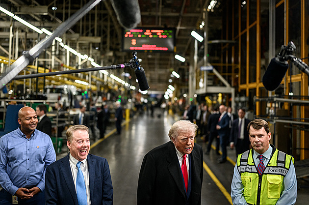 Je to národní hrdina. Na dělníka, který nadával Trumpovi, lidé vybrali miliony