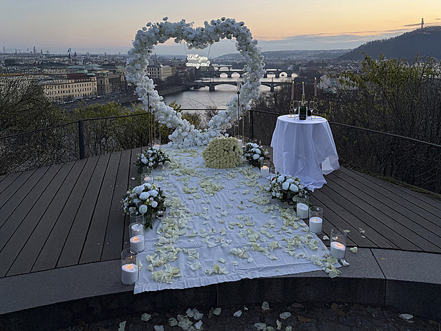 Zásnuby jako černý zábor. Firmy prodávají pražské panorama pro žádosti o ruku