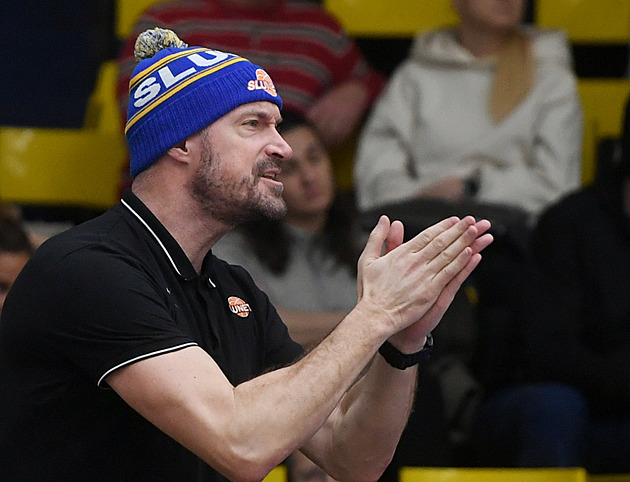 V kulichu na basket. Ústecký šéf splnil sázku, basu s ním drželi i fanoušci