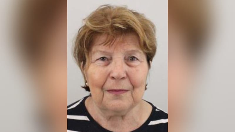 Policisté pátrají po seniorce z Prahy. Odešla z ošetřovatelského domu, může být zmatená