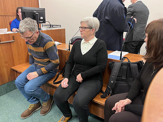 Přetížily ji děti, proto spadla, hájí se obžalovaní v kauze zřícené vyhlídky