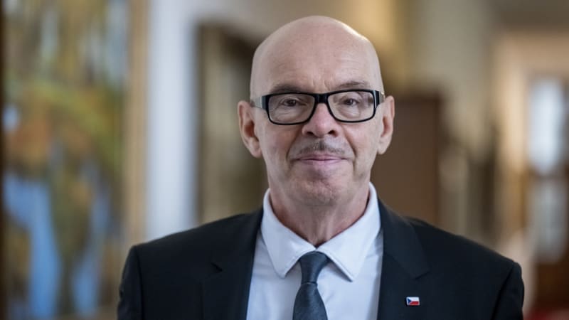 Klempíř za umělci nedorazí, popřál jim hodně zdaru. Žádnou odpověď jsme nedostali, říká Čermák