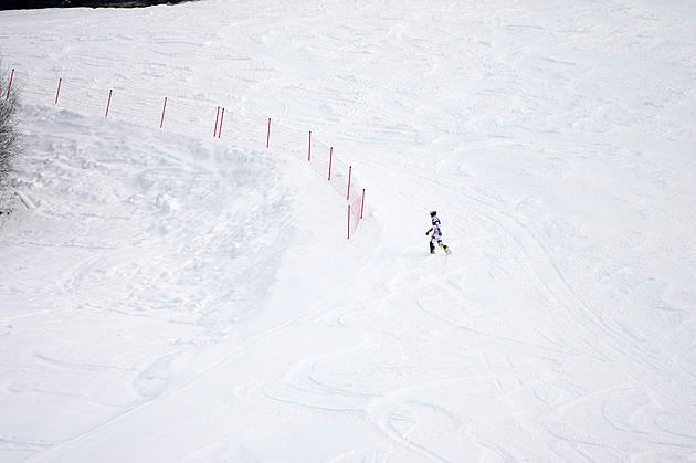 OBRAZEM: Smutek osamělého lyžaře. Chtěl uctít dědečka, ale do cíle nedojel