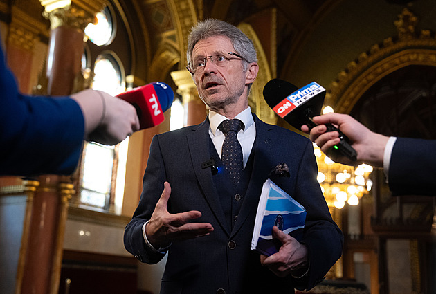 Vystrčil v Budapešti rozporoval projev Orbána. Rusko na míru nesmí vydělat, řekl