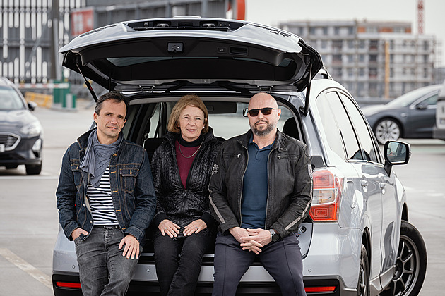 Test prodejců aut. Arogance mizí, prach a špína leckde zůstávají