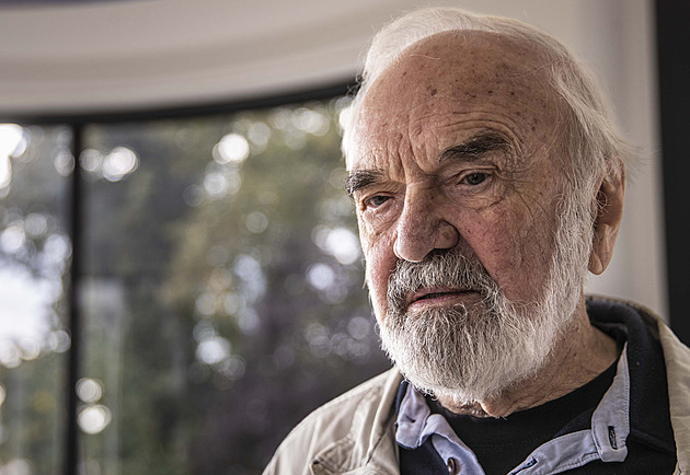 Každý se s jeho tvorbou setkal. Jak za svých 90 let ovlivnil Svěrák českou kulturu