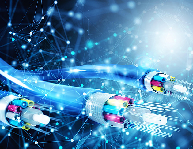 Pevný internet dál šlape na plyn. Během roku zrychlil o pětinu