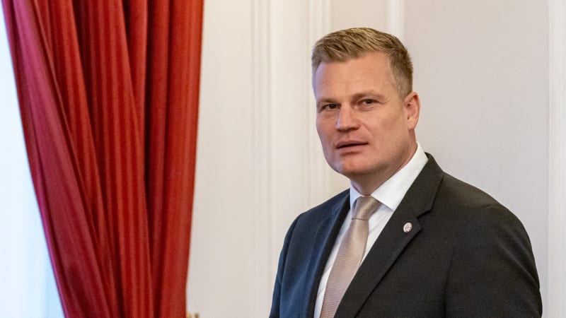 Jste blázen, hádal se Turek ve Sněmovně o větrnících. Radit můžete tak o SUV, vmetl mu expert