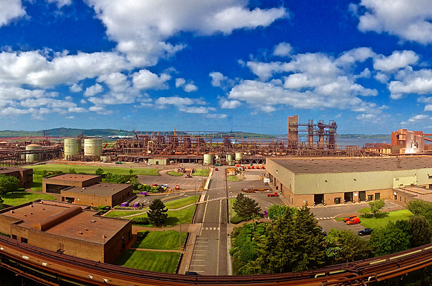 Irská hliníkárna zásobuje ruské zbrojovky. Kanály jsou neprůhledné, říká odborník