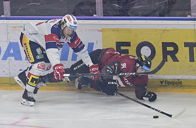 ONLINE: Rychlá odpověď Sparty, Kousal srovnal duel s Dynamem. Postoupí Třinec?