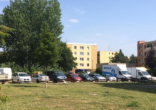 Místo soudní války dohoda. Podnikatel se vzdal parkoviště a prodá pozemky městu