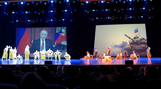 VIDEO: Děvčata tančila na Putinův projev k zahájení invaze, vyhrála soutěž