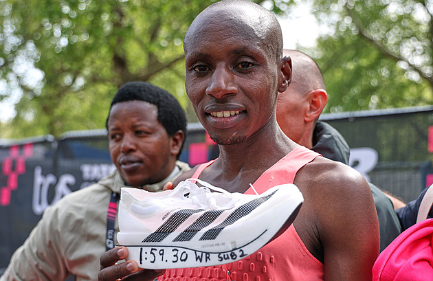Mezník sportu i lidstva. Padl rekord, o němž se říkalo, že není v silách člověka