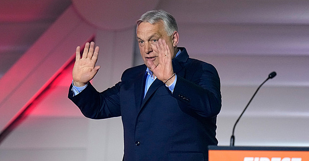 Orbán nabídl odstoupení z čela Fideszu, o rezignaci rozhodne sněm