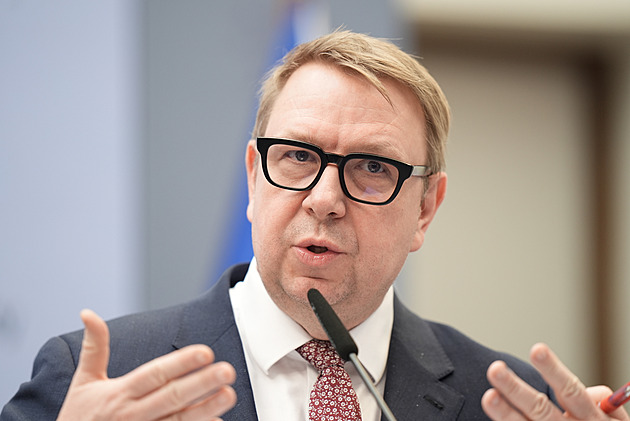 Rodičovský příspěvek vzroste na 400 tisíc korun, Juchelka má hotový návrh