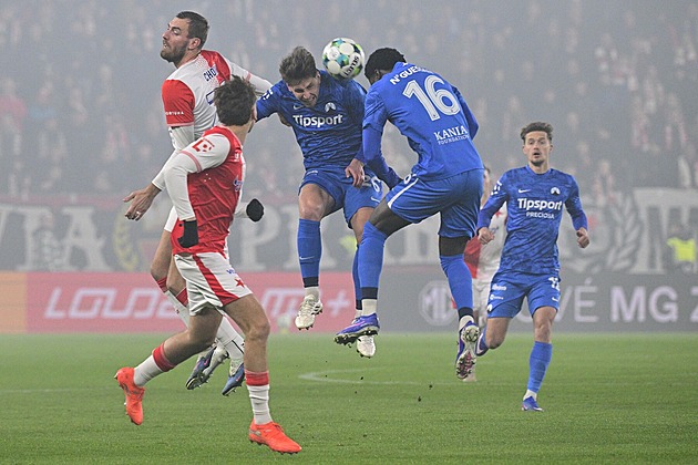 ONLINE: Liberec - Slavia 0:0, v úvodu hlavičkuje Chorý, bránu ale míjí