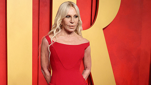 Donatella Versace vzala smrt bratra jako novou výzvu. Vždy byla ženou více talentů