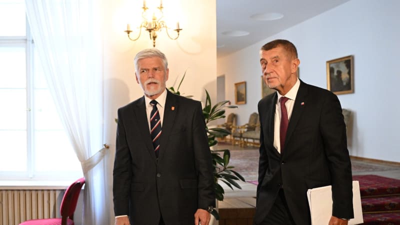 ON-LINE: Pavel se s Babišem nedohodl. Premiér trvá na tom, aby summit NATO byl bez prezidenta