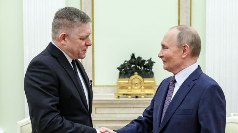 Fico přiletěl do Moskvy. Kyjev odhalil, jaký vzkaz má Putinovi předat od Zelenského