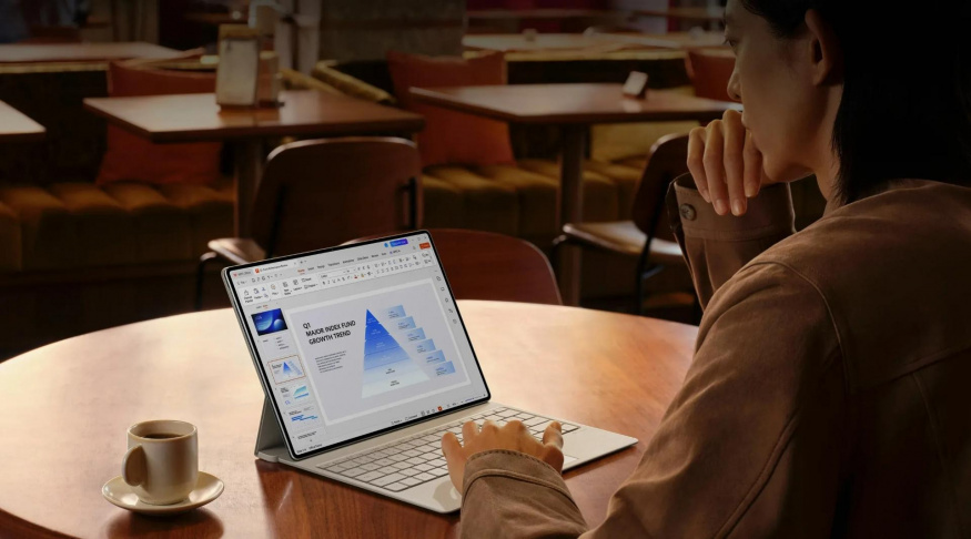 Tablet nebo počítač? Supertenký Huawei MatePad Pro Max může být oboje, a navíc s matným displejem