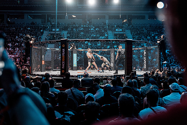 Na váze na pokraji sil, v kleci bez slitování. Tak vypadá svět MMA zblízka