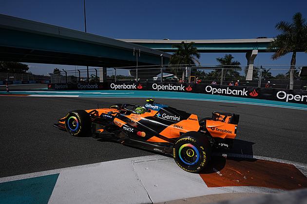 Tohle má být speciál? McLaren drtí kritika, lakování pro tisící závod je prý nudné