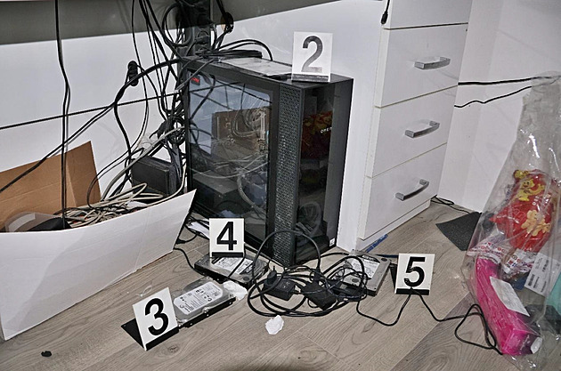Počítačoví piráti si přišli na miliony, „ukradli“ oblíbenou online hru