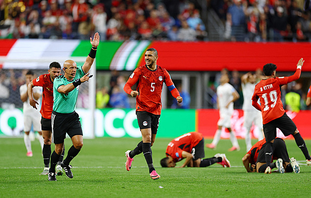 Egypt - Írán 1:1, šok v závěru! Asijský tým slavil druhé místo, gól mu však vzal ofsajd