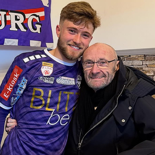 Syn hudební legendy zběhl k fotbalu. A teď Mathew Collins podepsal v Mnichově