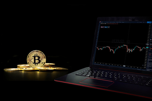 Bitcoin se stěhuje do bankovní aplikace. Má smysl ho teď koupit?