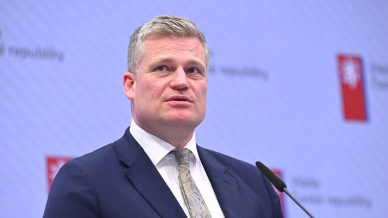 Mé házení jogurtů? Jsem zločinec, zlehčuje video Turek. Jako přerostlé dítě, míní Palička