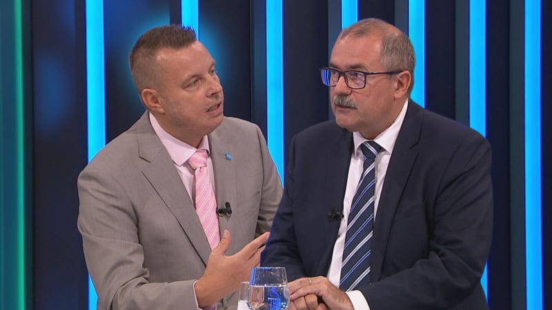 Rajchl: Názor Pavla na zbrojení mě nezajímá, není náš šéf. Podle Žáčka má prezident pravdu